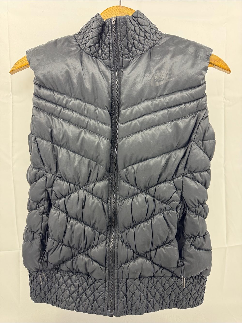 Nike Womens Cascade 550 Quilted Down Puffer Vest in Charcoal, sz M